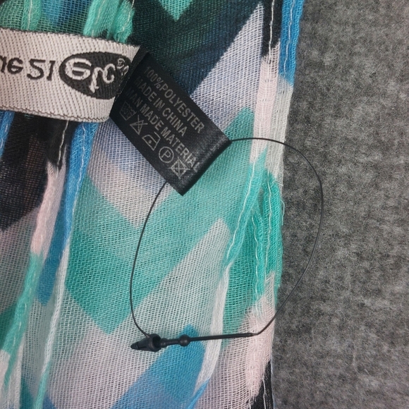 RUE21 WOMENS Y2K TEAL BLUE WHITE BLACK SHEER CHEVRON FRINGE SCARF 34×68 - Picture 3 of 11